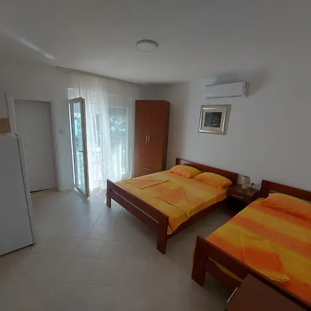 Apartmani Sunce Бар Экстерьер фото